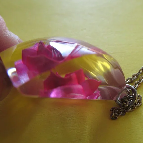 Vintage pink rose pendant necklace - Picture 5 of 6